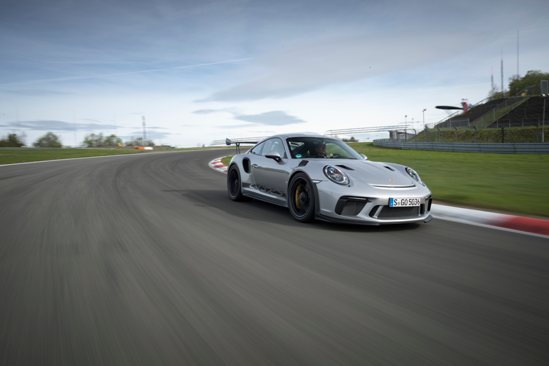 Illustration for article titled Put These Very Good 2019 Porsche 911 GT3 RS Photos In Your Life